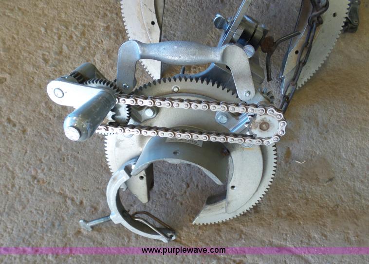 image for item AW9251 Assorted pipe beveling machines and accessories