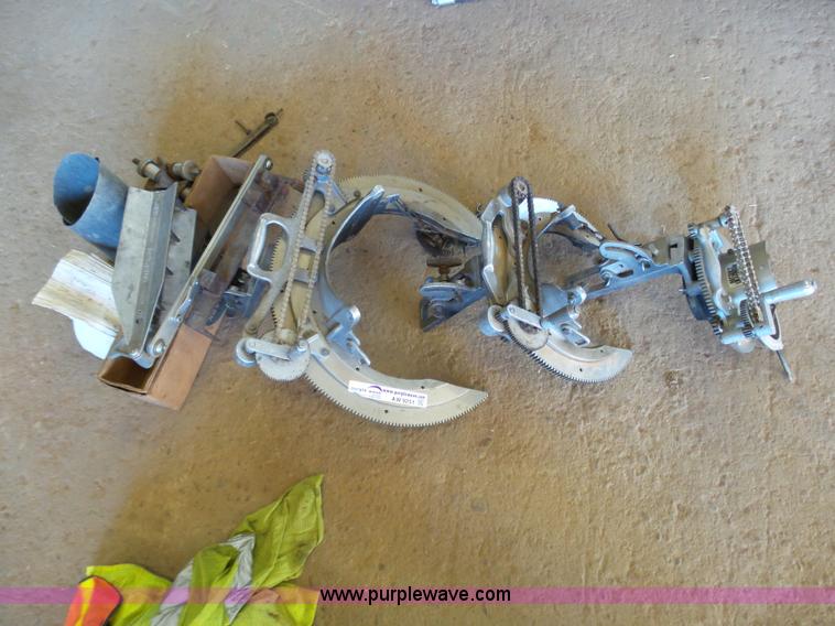 image for item AW9251 Assorted pipe beveling machines and accessories