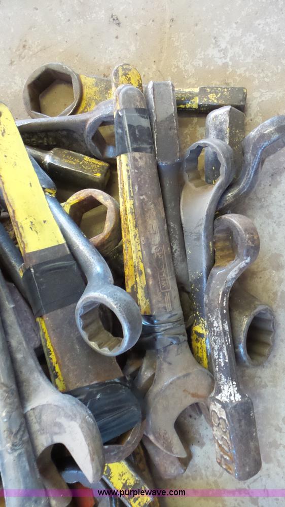 Assorted hammer wrenches in Liberal, KS Item BN9267 sold Purple Wave