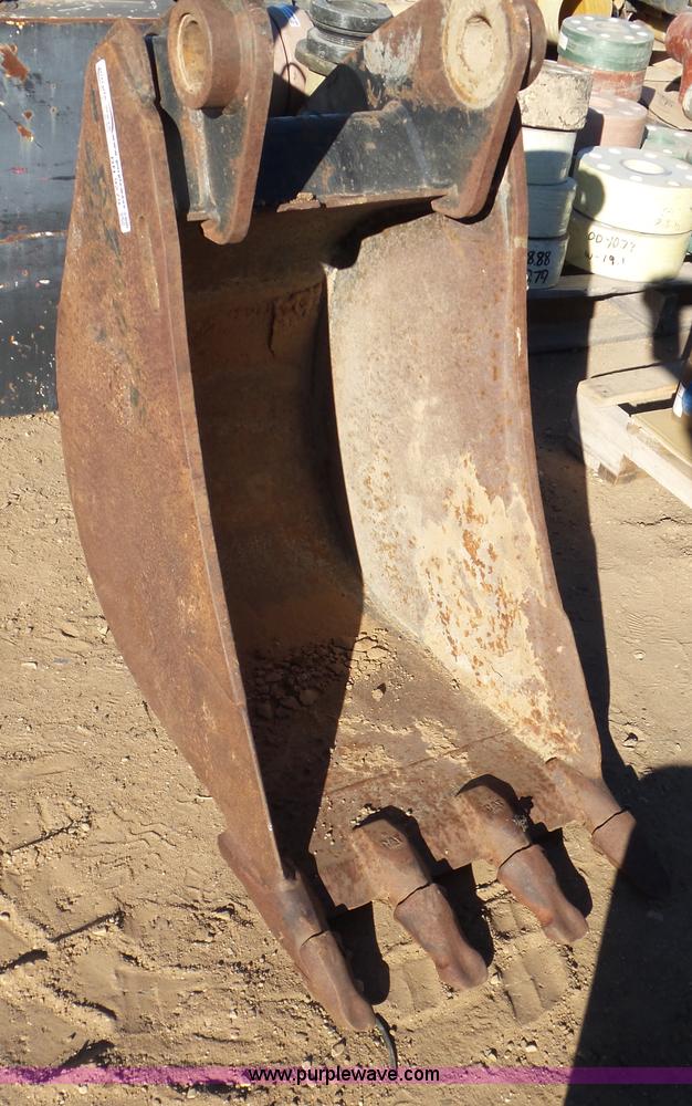 image for item BN9279 Caterpillar backhoe bucket