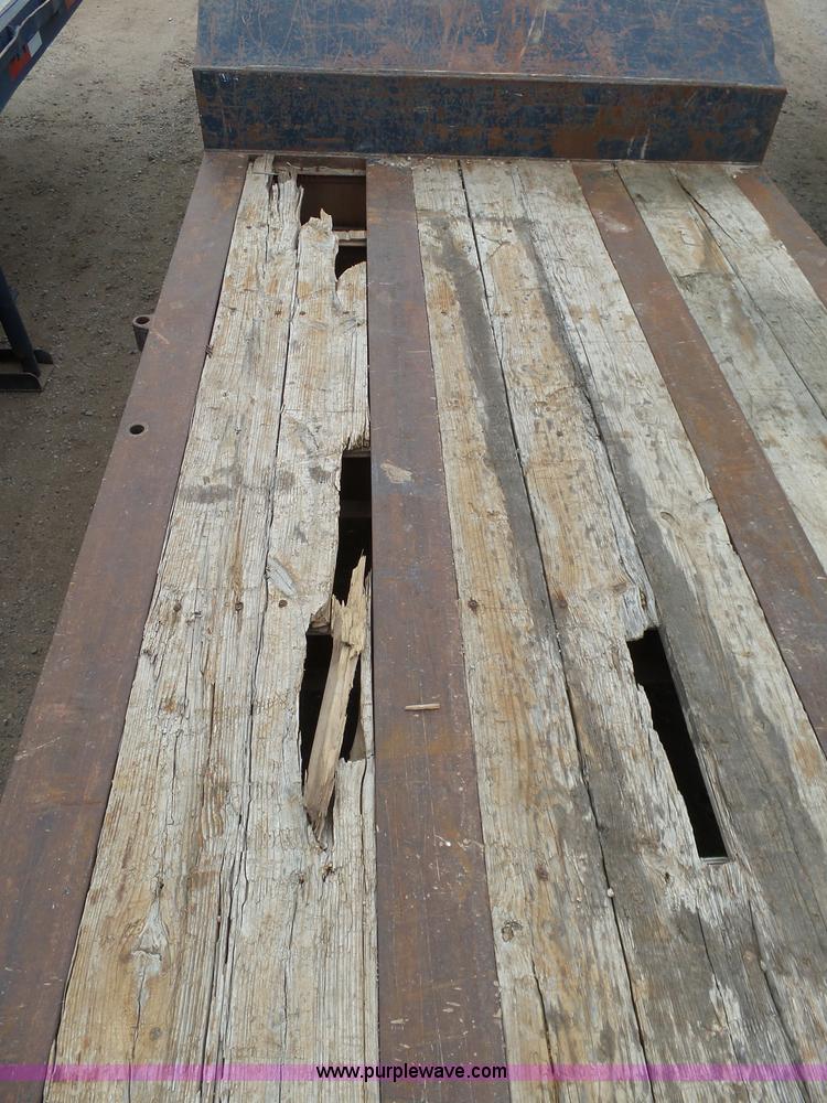 image for item J6752 1981 Vulcan drop deck trailer