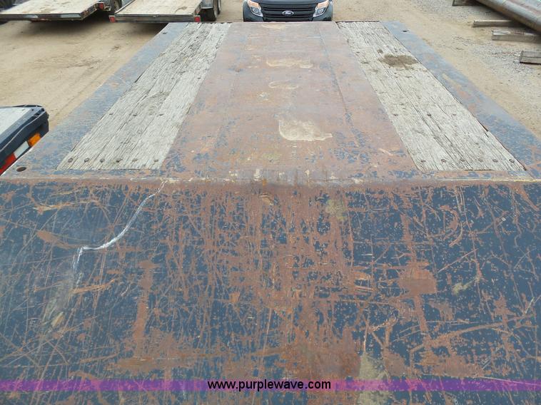 image for item J6752 1981 Vulcan drop deck trailer