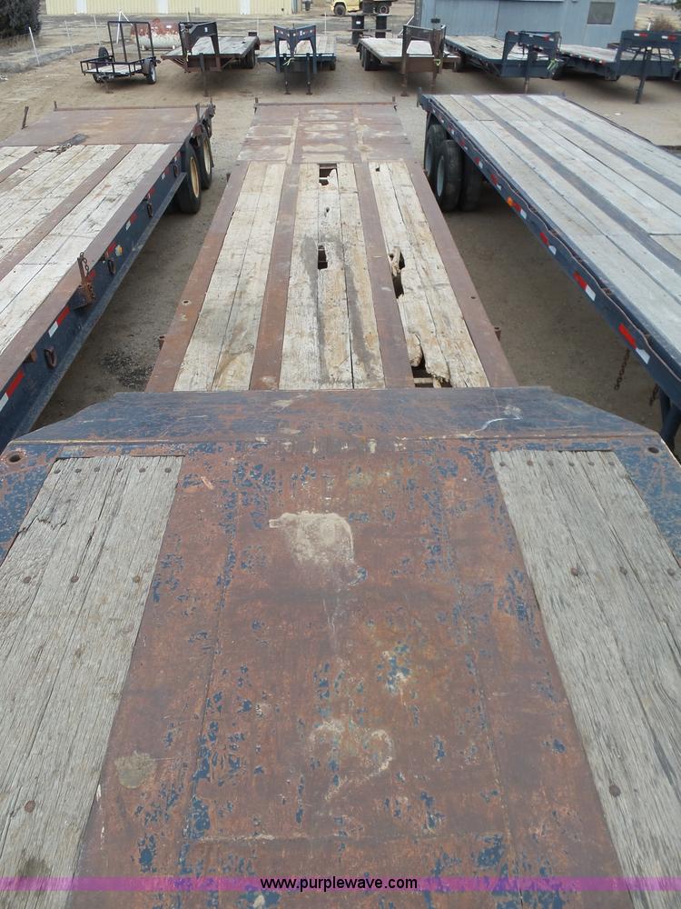 image for item J6752 1981 Vulcan drop deck trailer