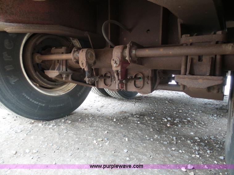 image for item J6752 1981 Vulcan drop deck trailer