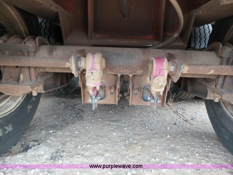 image for item J6752 1981 Vulcan drop deck trailer