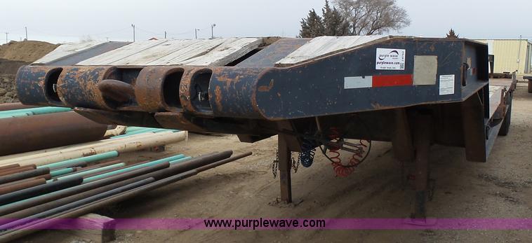 image for item J6753 1981 Vulcan drop deck trailer