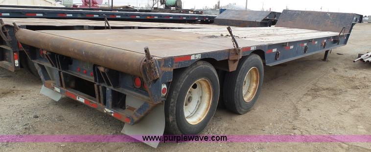 image for item J6753 1981 Vulcan drop deck trailer