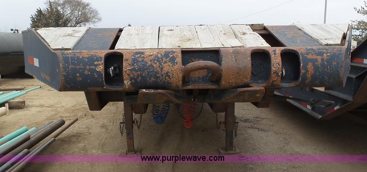 image for item J6753 1981 Vulcan drop deck trailer