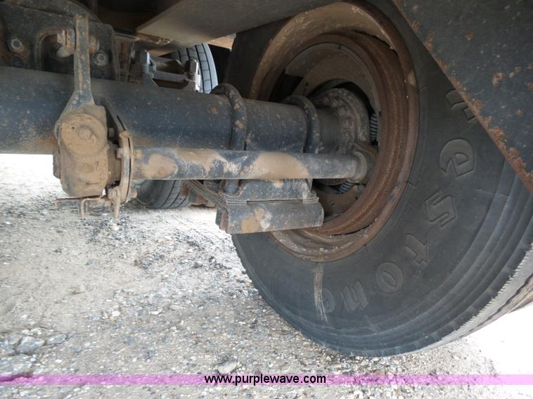 image for item J6753 1981 Vulcan drop deck trailer