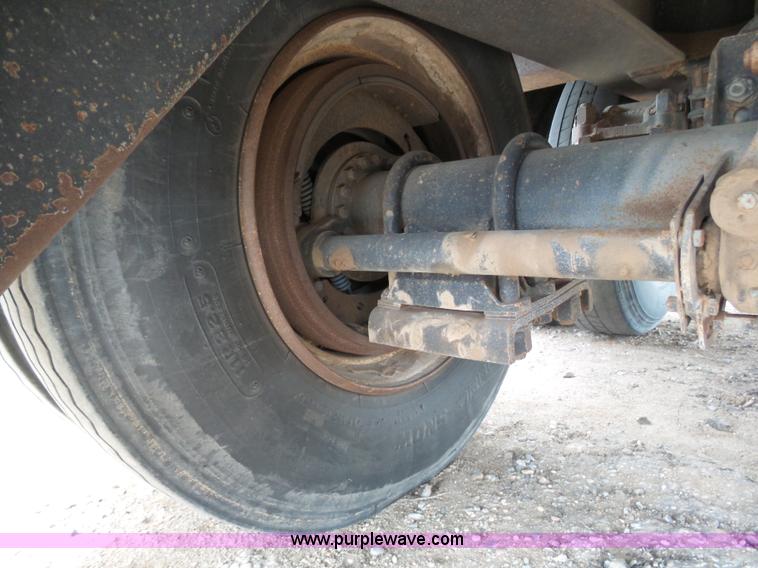 image for item J6753 1981 Vulcan drop deck trailer