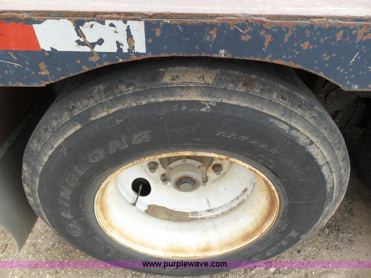 image for item J6753 1981 Vulcan drop deck trailer