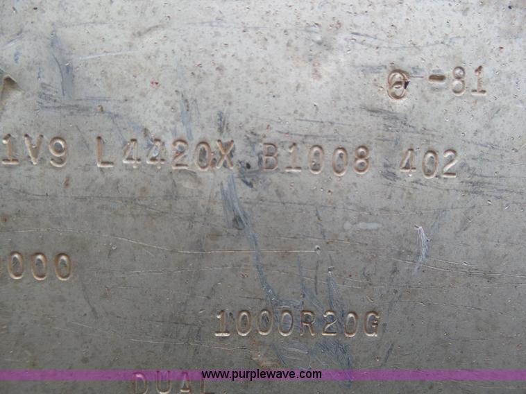 image for item J6753 1981 Vulcan drop deck trailer