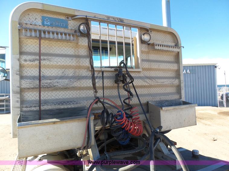 image for item J6756 1993 Mack CH613 semi truck