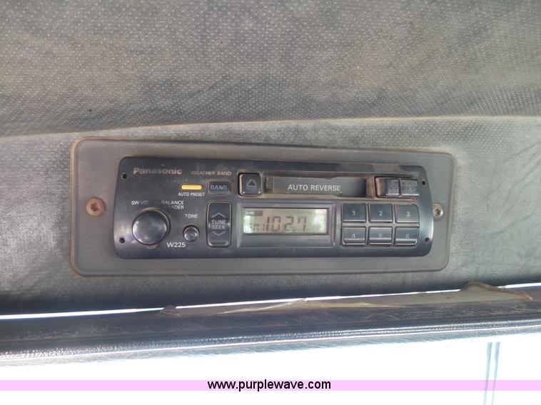 image for item J6756 1993 Mack CH613 semi truck