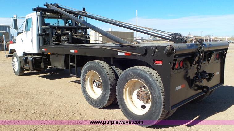 image for item J6757 1979 International G2504 winch truck