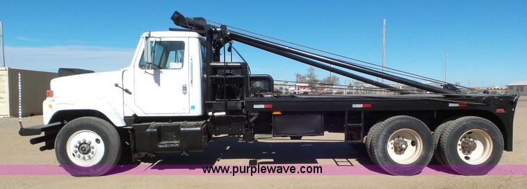 image for item J6757 1979 International G2504 winch truck