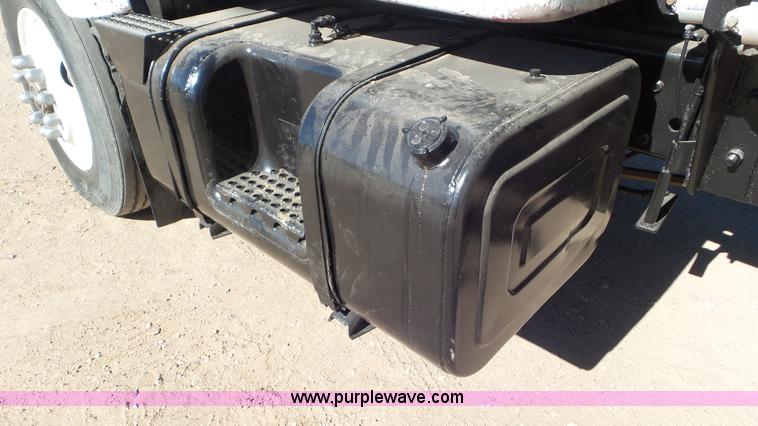 image for item J6757 1979 International G2504 winch truck
