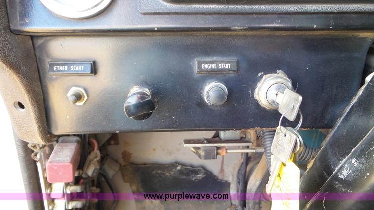 image for item J6757 1979 International G2504 winch truck