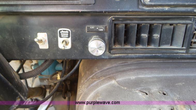 image for item J6757 1979 International G2504 winch truck