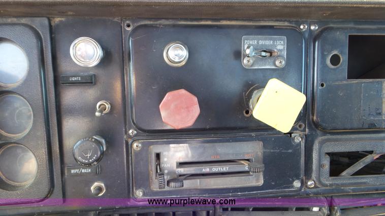 image for item J6757 1979 International G2504 winch truck