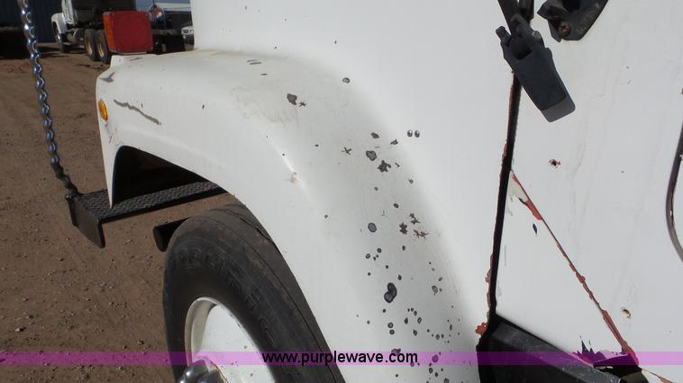 image for item J6757 1979 International G2504 winch truck