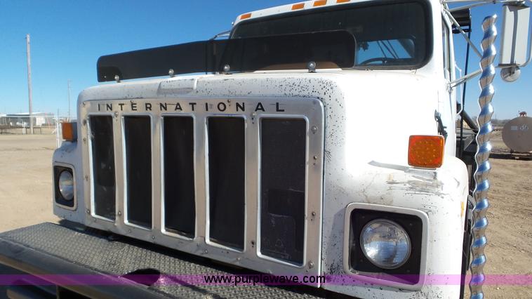image for item J6757 1979 International G2504 winch truck