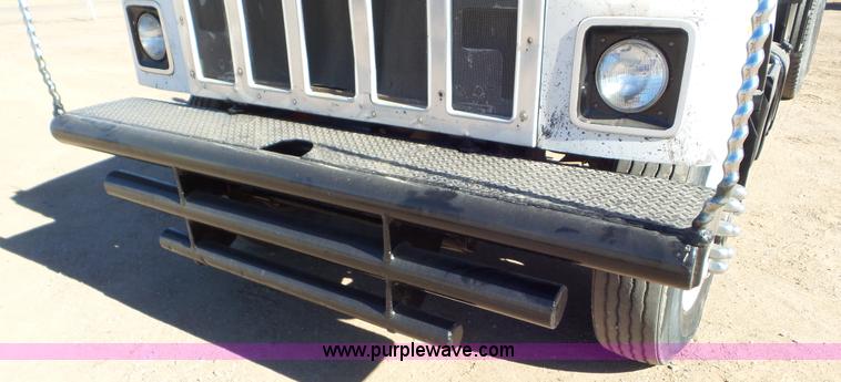 image for item J6757 1979 International G2504 winch truck