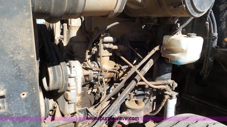 image for item J6757 1979 International G2504 winch truck