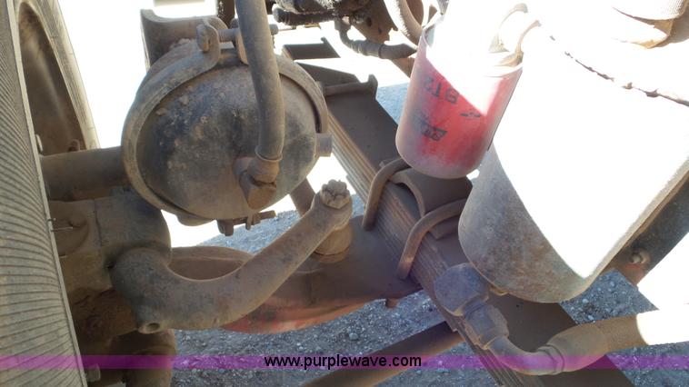 image for item J6757 1979 International G2504 winch truck