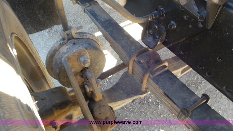 image for item J6757 1979 International G2504 winch truck