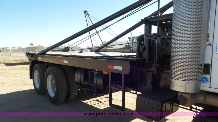 image for item J6757 1979 International G2504 winch truck