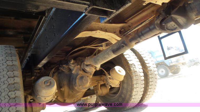 image for item J6757 1979 International G2504 winch truck