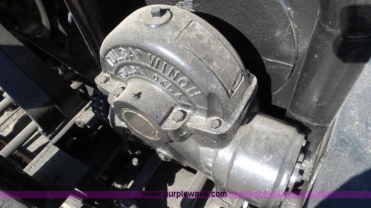image for item J6757 1979 International G2504 winch truck