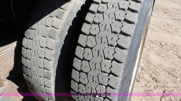 image for item J6757 1979 International G2504 winch truck