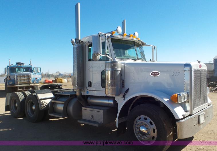 image for item J6758 2006 Peterbilt 379 semi truck
