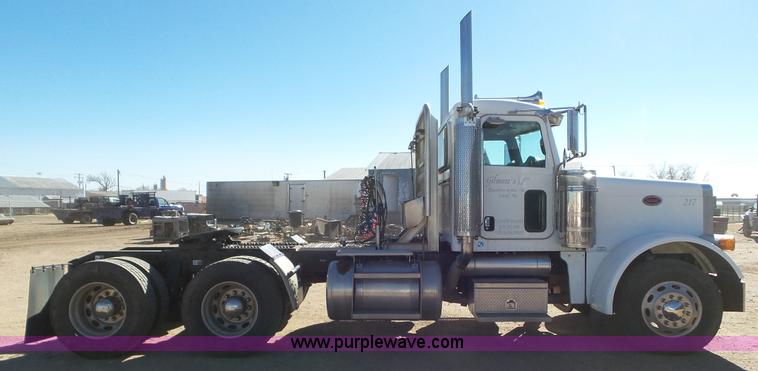 image for item J6758 2006 Peterbilt 379 semi truck