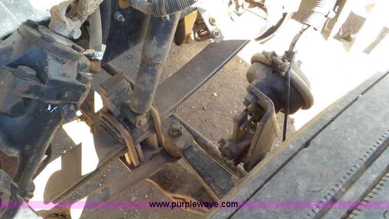 image for item J6758 2006 Peterbilt 379 semi truck