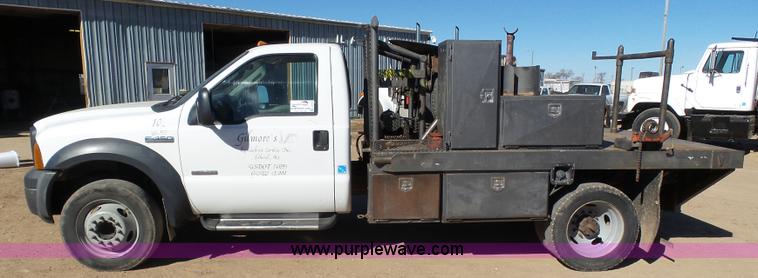 image for item J6759 2007 Ford F450 Super Duty flatbed truck