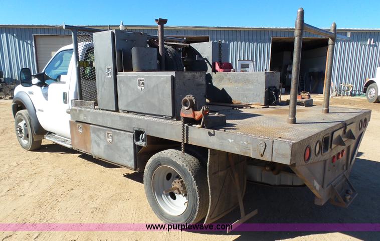 image for item J6759 2007 Ford F450 Super Duty flatbed truck