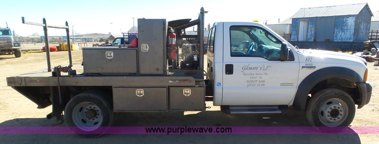 image for item J6759 2007 Ford F450 Super Duty flatbed truck