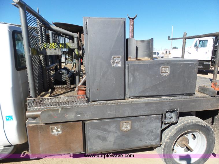 image for item J6759 2007 Ford F450 Super Duty flatbed truck