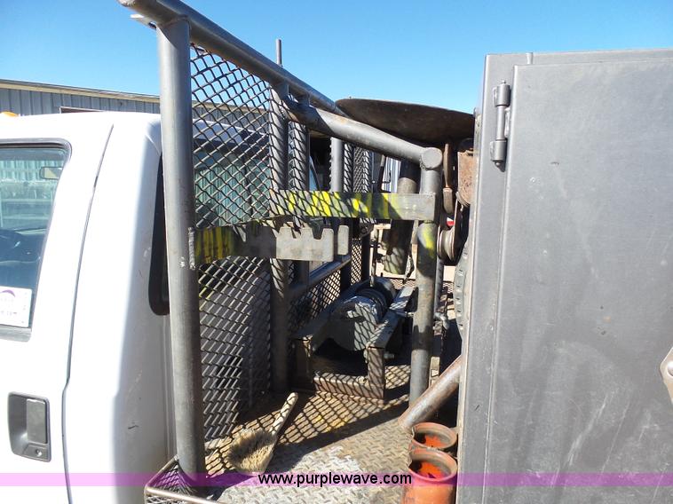 image for item J6759 2007 Ford F450 Super Duty flatbed truck