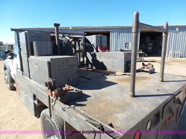 image for item J6759 2007 Ford F450 Super Duty flatbed truck