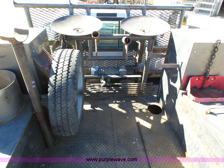 image for item J6759 2007 Ford F450 Super Duty flatbed truck