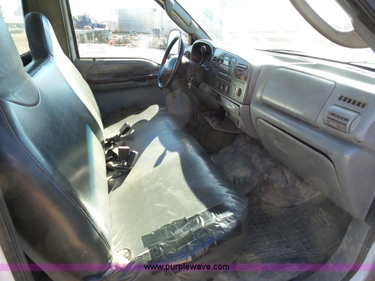 image for item J6759 2007 Ford F450 Super Duty flatbed truck