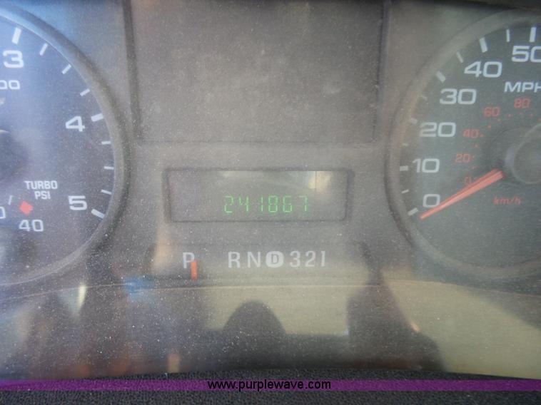 image for item J6759 2007 Ford F450 Super Duty flatbed truck