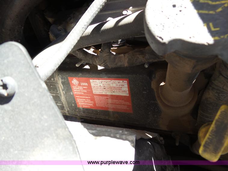 image for item J6759 2007 Ford F450 Super Duty flatbed truck