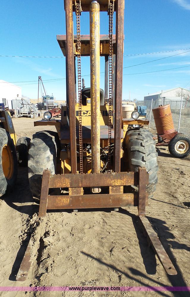 image for item J6765 Case 585C rough terrain forklift