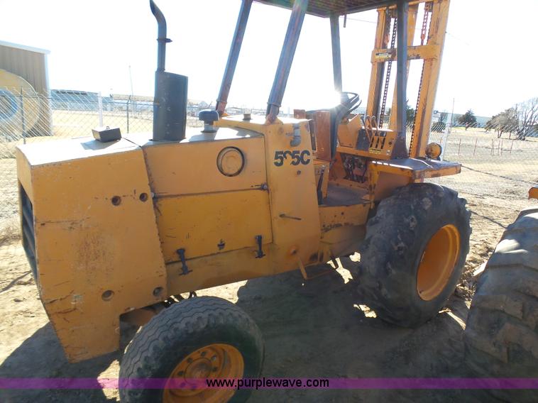 image for item J6765 Case 585C rough terrain forklift