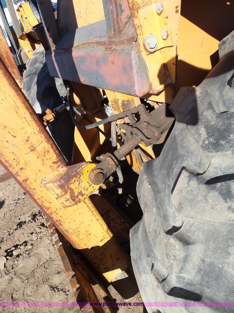 image for item J6765 Case 585C rough terrain forklift